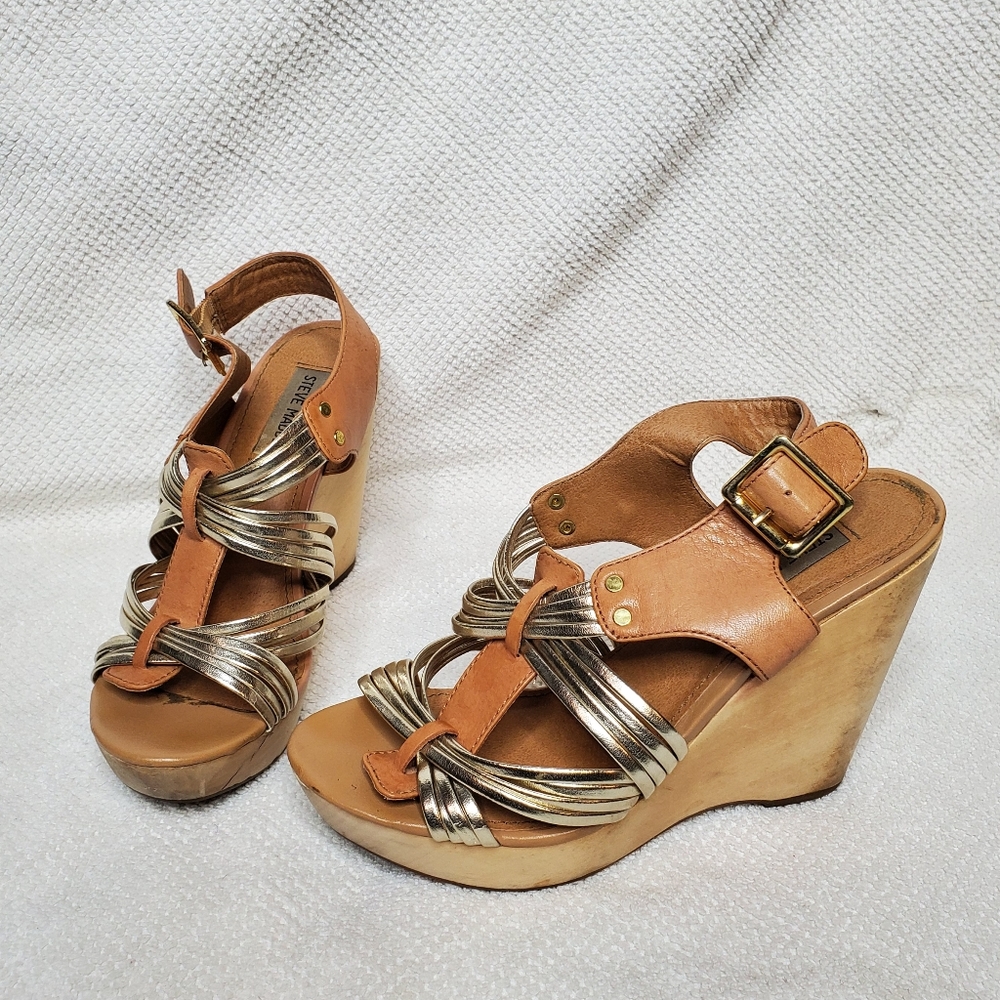 Steve Madden tan wedges